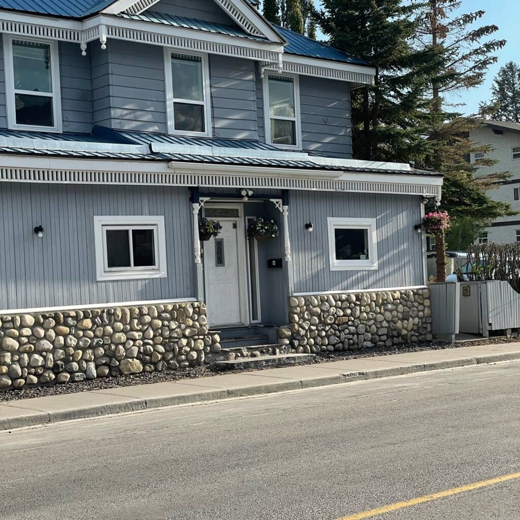 Exterior caribou street